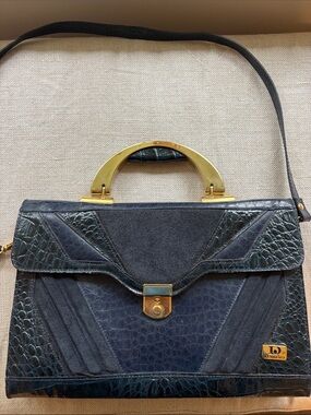 Vintage Donna Lisa brand Italian Black Structured Women’s Handbag with Brass